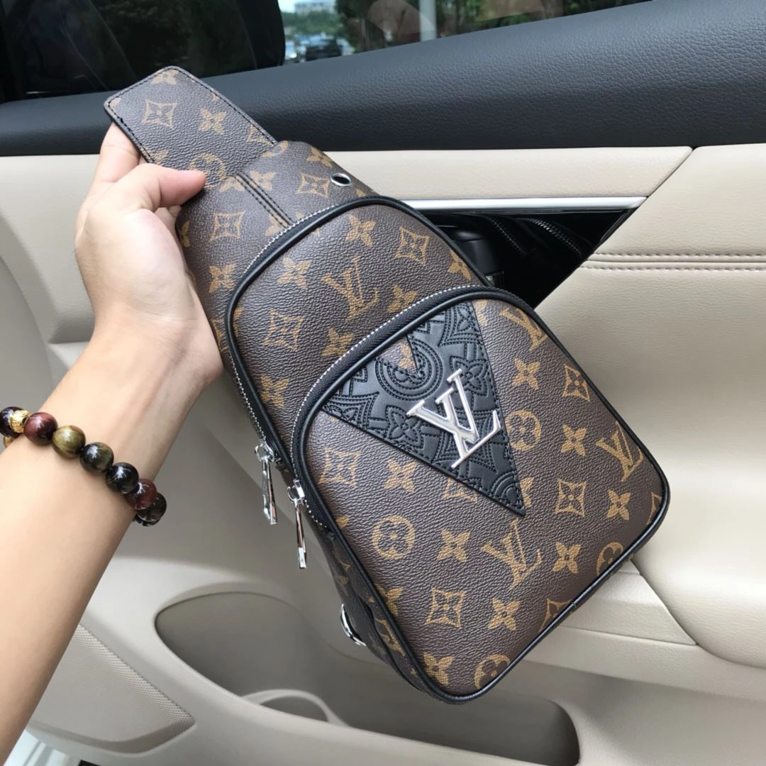 Mens Louis Vuitton Waist Chest Packs Cozy 92654