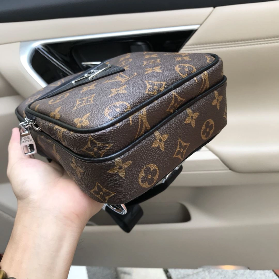 Mens Louis Vuitton Waist Chest Packs Cozy 92654