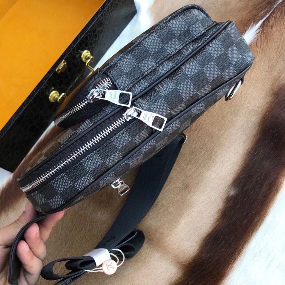 Sleek Mens Louis Vuitton Waist Chest Packs 92658
