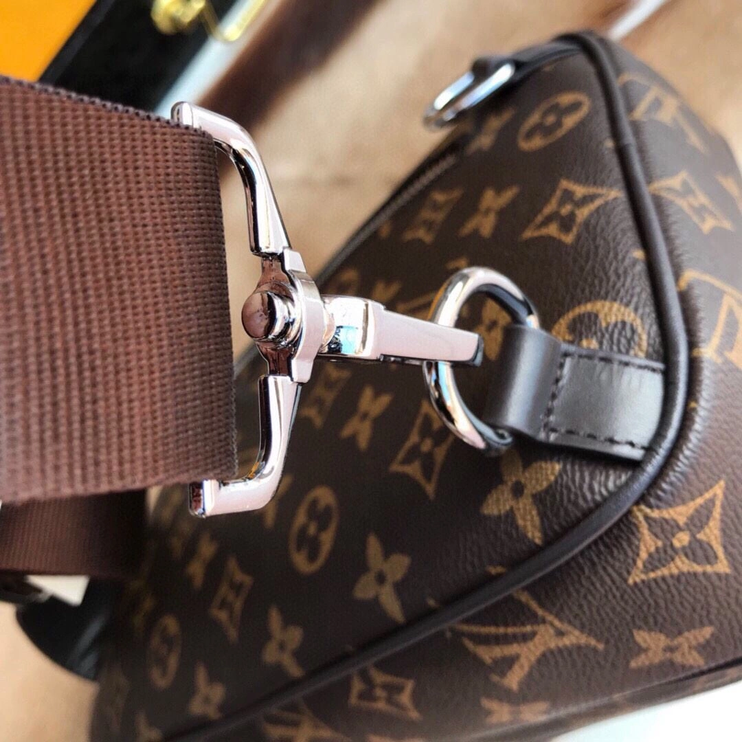 Mens Louis Vuitton Waist Chest Packs AllSeason 92660