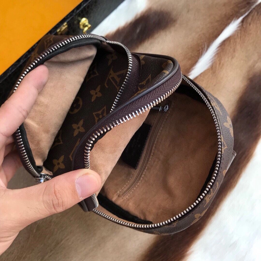 Mens Louis Vuitton Waist Chest Packs AllSeason 92660