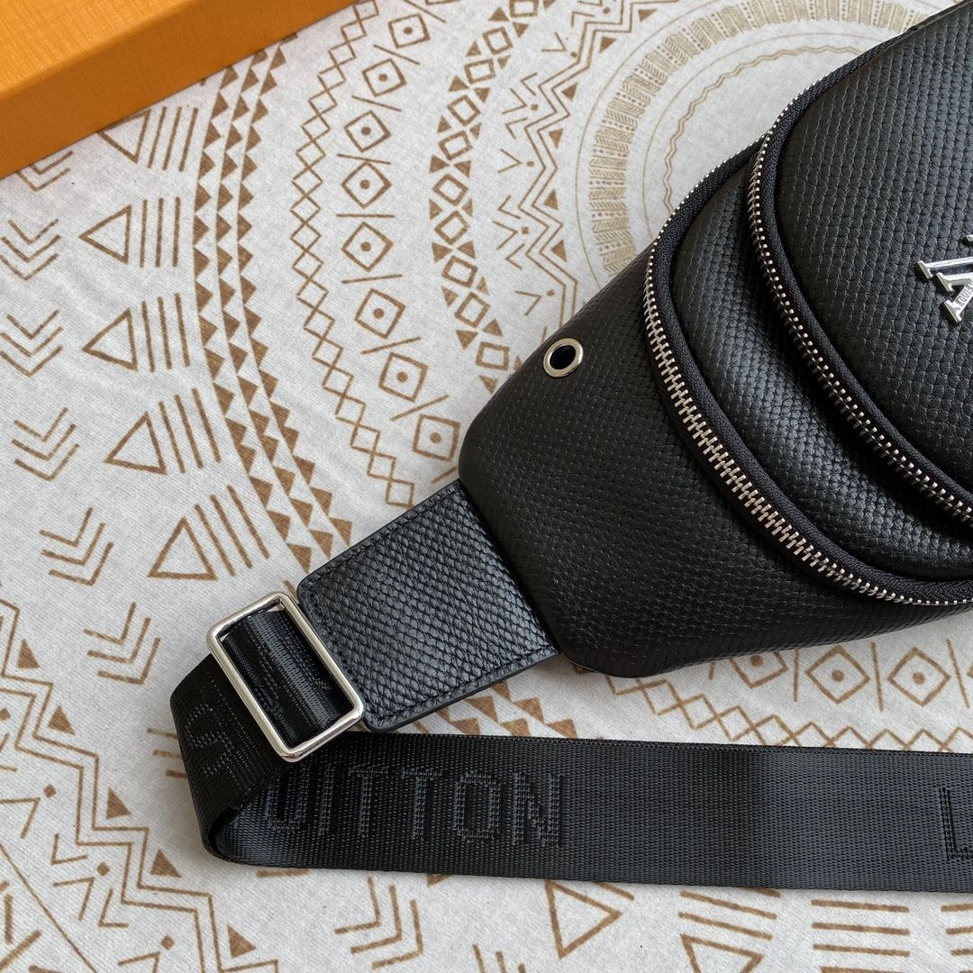 Mens Louis Vuitton Waist Chest Packs Trendsetting 92661