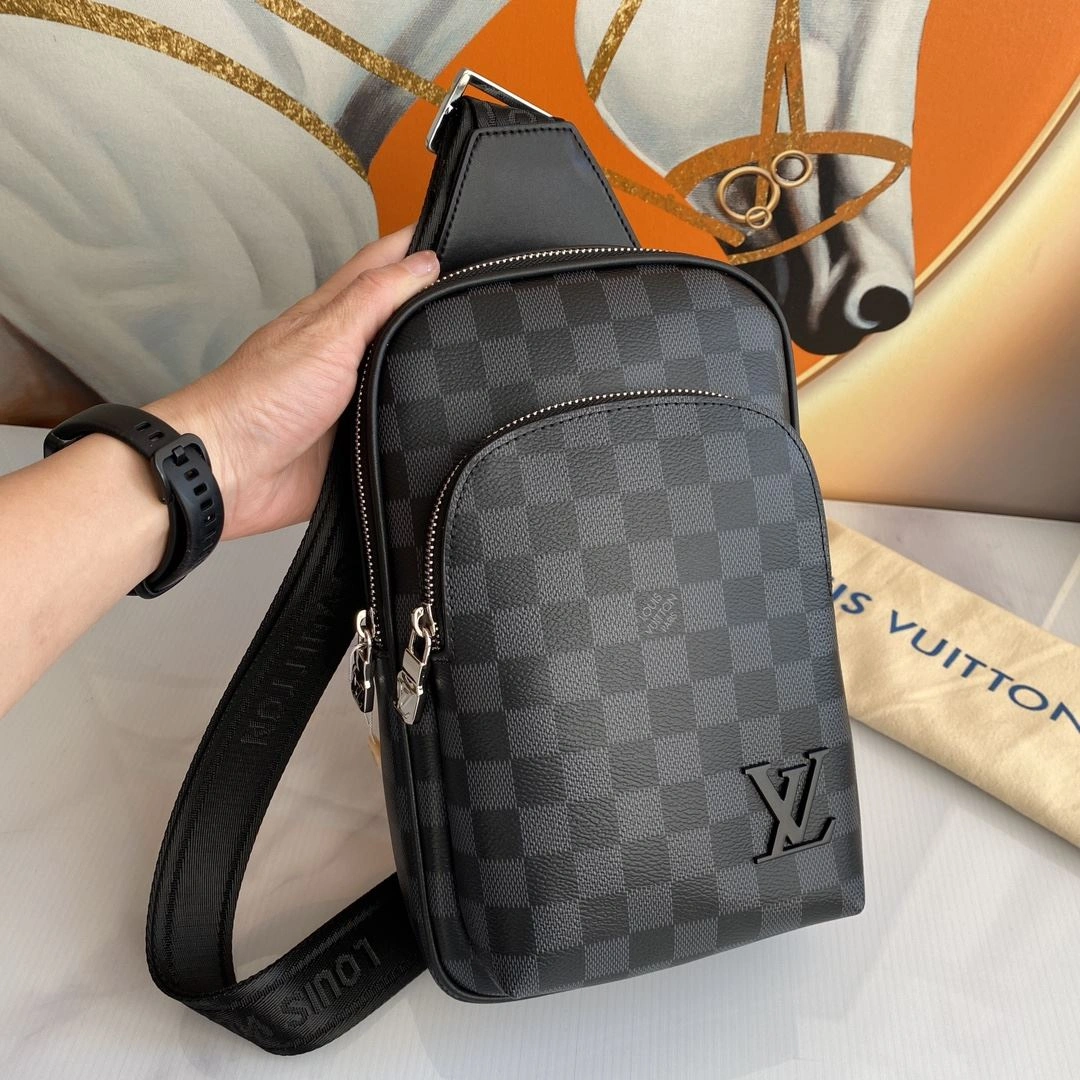 Minimalist Mens Louis Vuitton Waist Chest Packs 91643