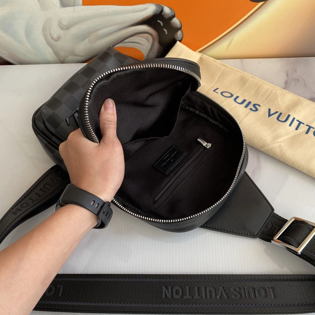 Minimalist Mens Louis Vuitton Waist Chest Packs 91643