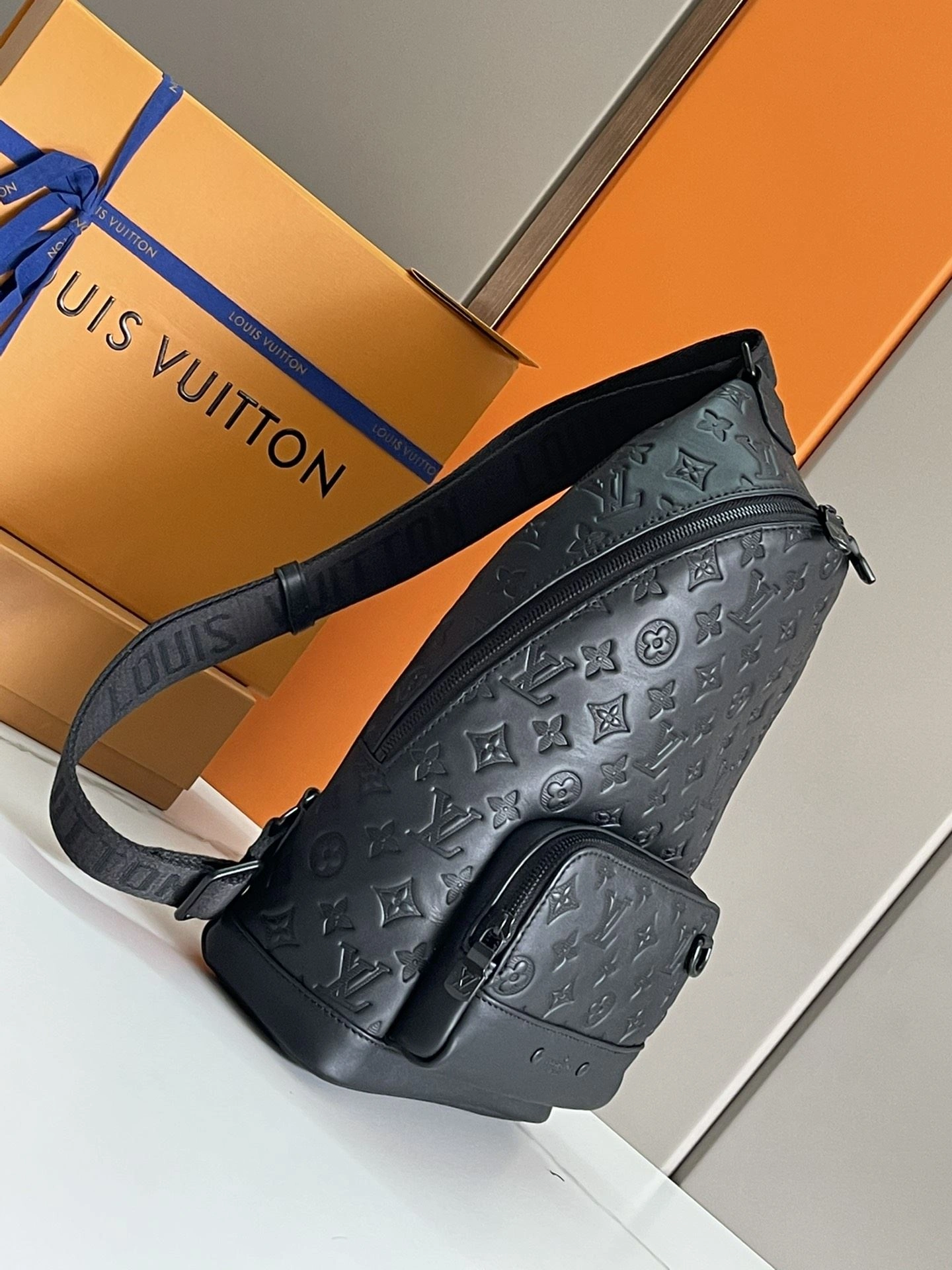 Minimalist Mens Louis Vuitton Waist Chest Packs 91642
