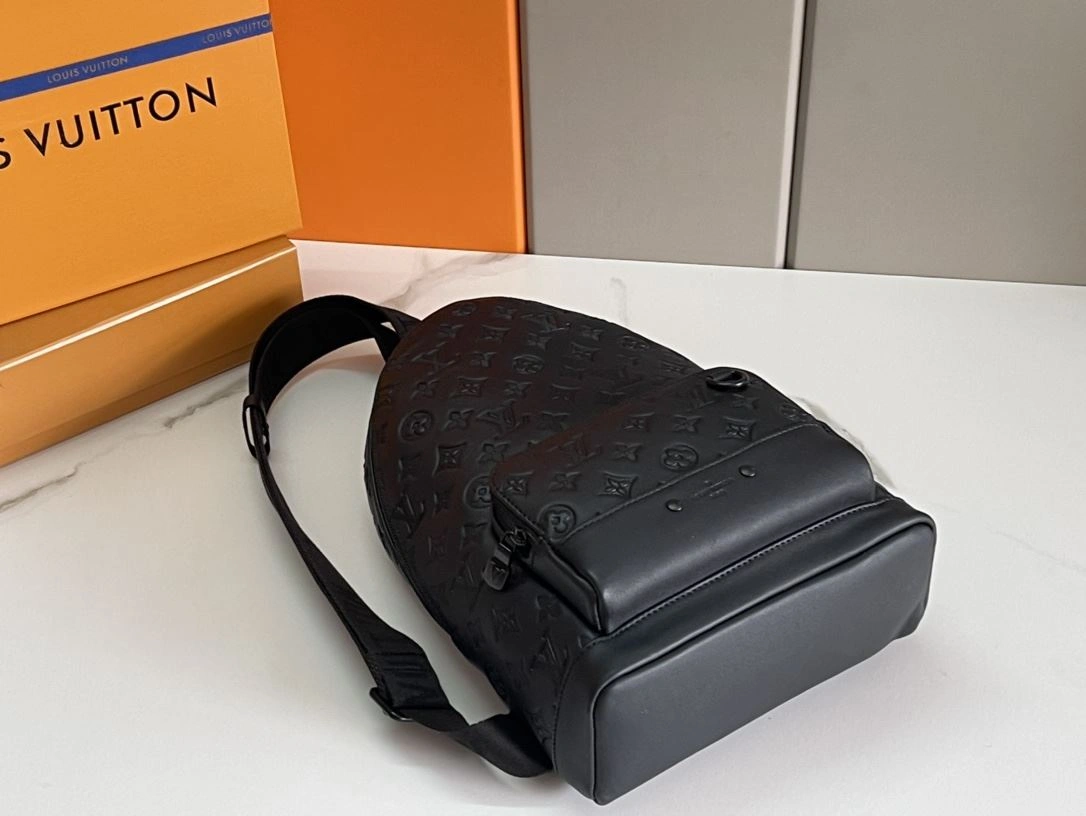 Minimalist Mens Louis Vuitton Waist Chest Packs 91642