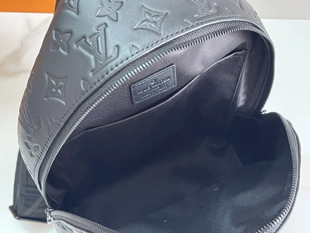 Minimalist Mens Louis Vuitton Waist Chest Packs 91642