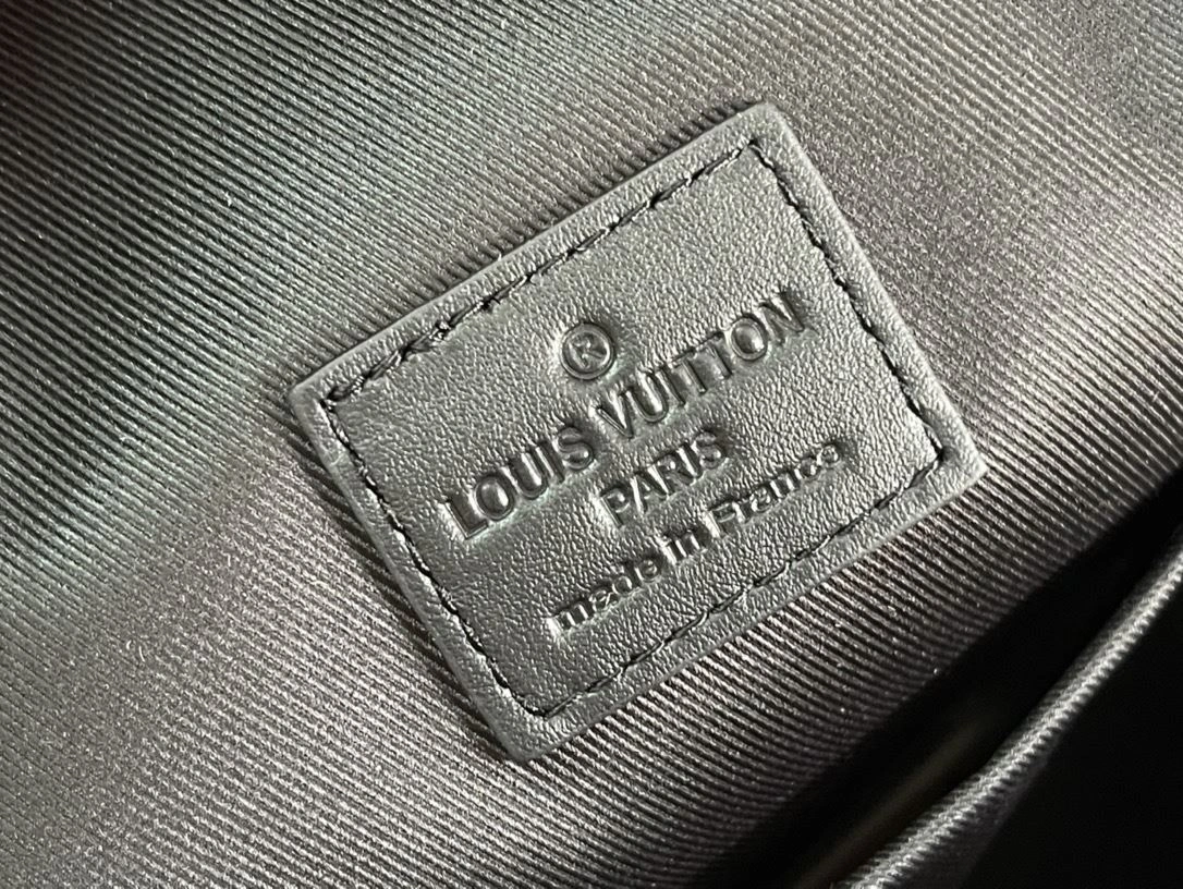 Minimalist Mens Louis Vuitton Waist Chest Packs 91642
