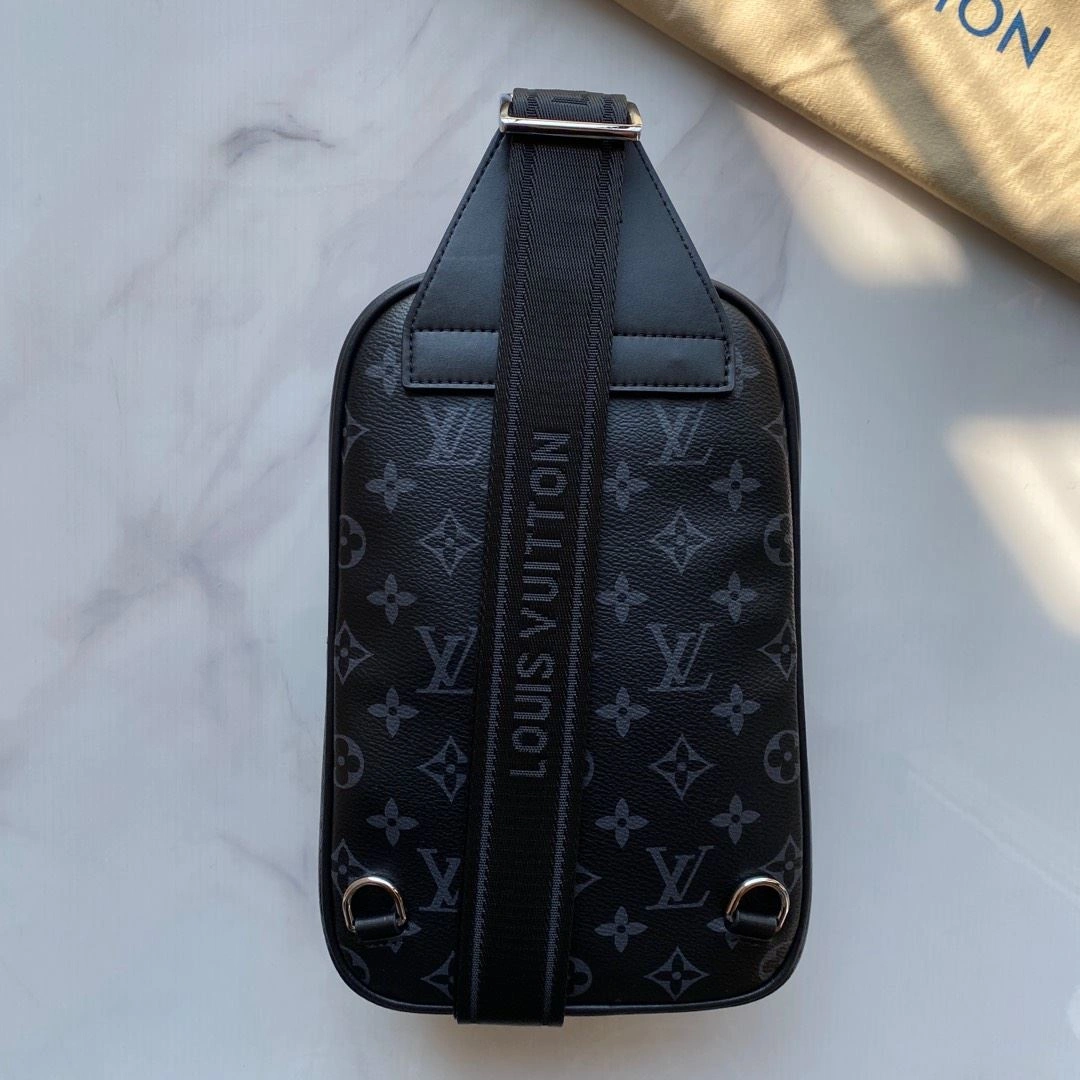 Fashionable Mens Louis Vuitton Waist Chest Packs 91639