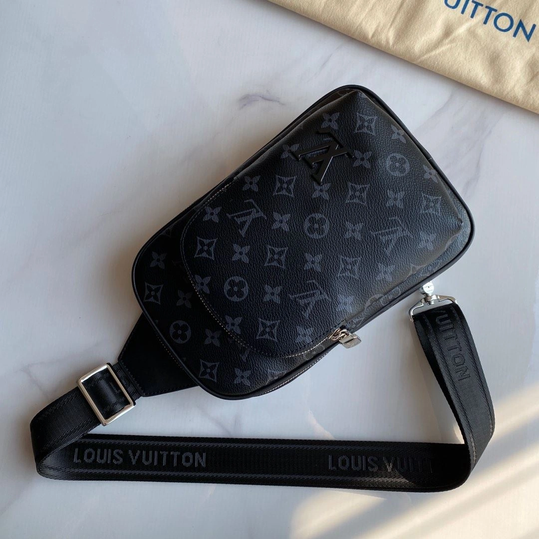 Fashionable Mens Louis Vuitton Waist Chest Packs 91639