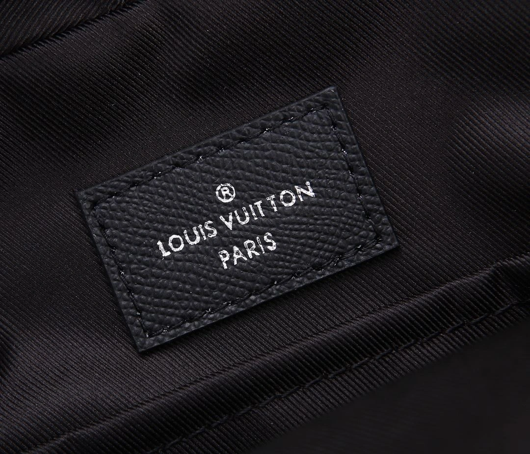 Minimalist Mens Louis Vuitton Waist Chest Packs 91637