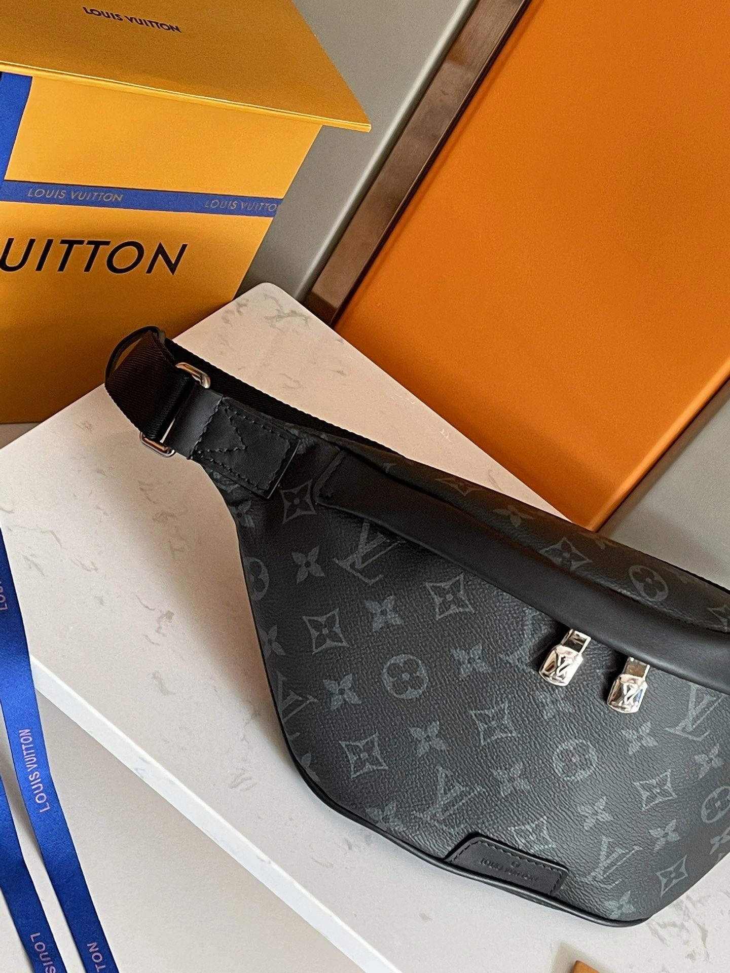 Mens Louis Vuitton Waist Chest Packs EasyMatch 91631