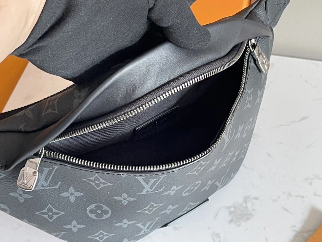 Mens Louis Vuitton Waist Chest Packs EasyMatch 91631