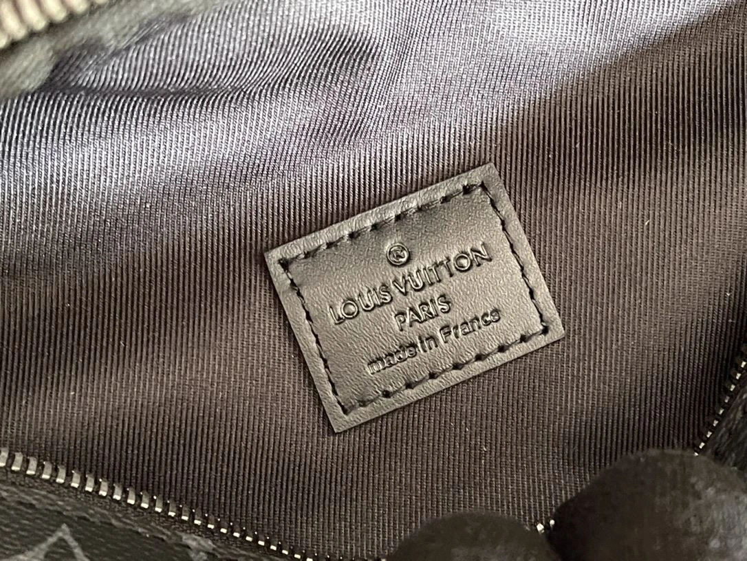 Mens Louis Vuitton Waist Chest Packs EasyMatch 91631