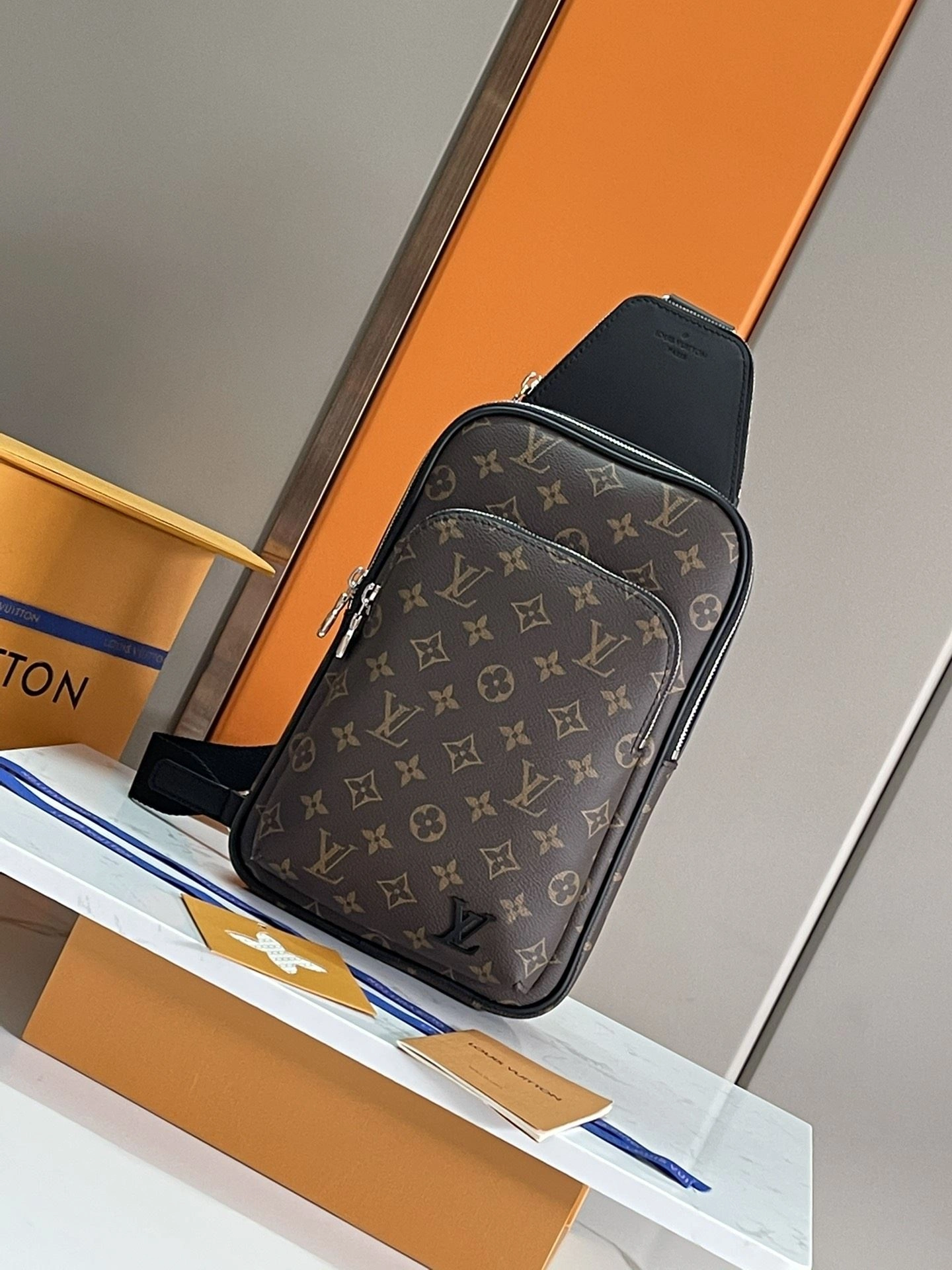 NewStyle Mens Louis Vuitton Waist Chest Packs 91633