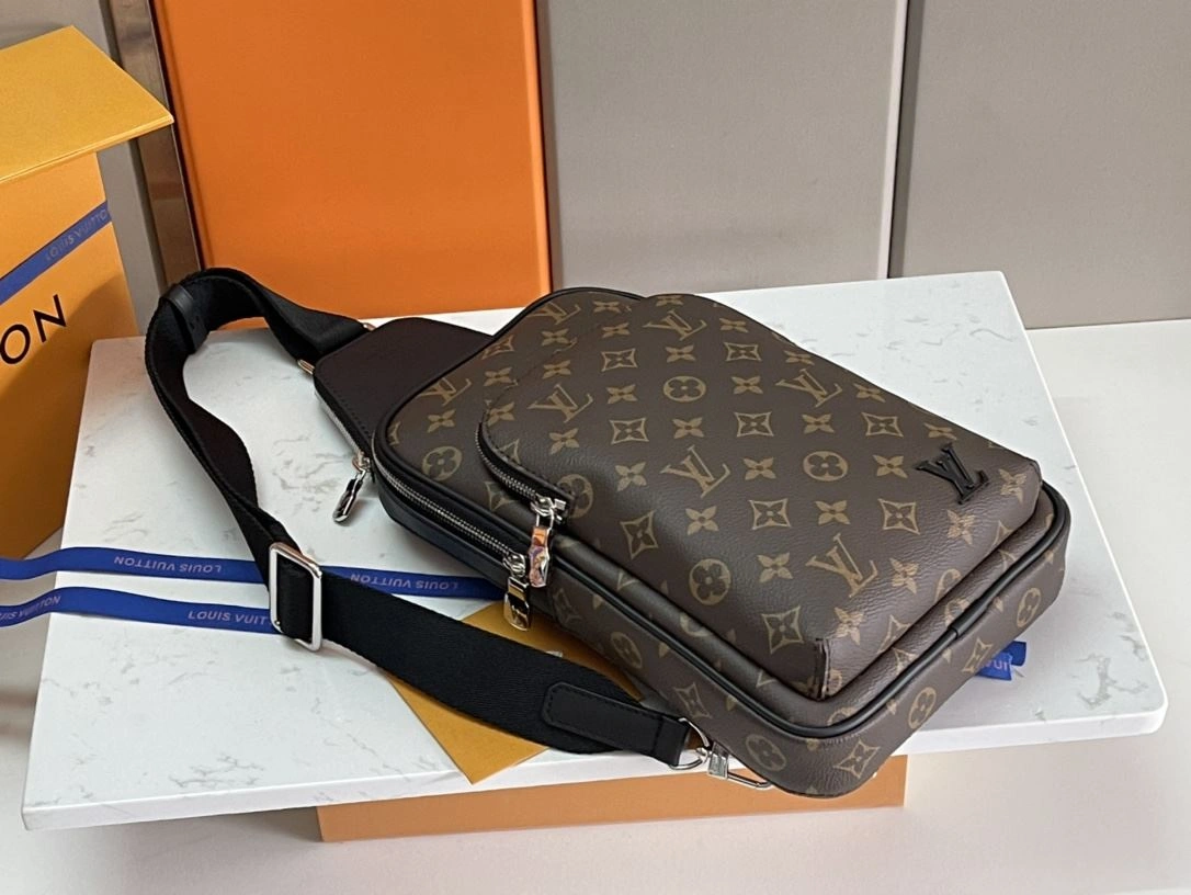 NewStyle Mens Louis Vuitton Waist Chest Packs 91633