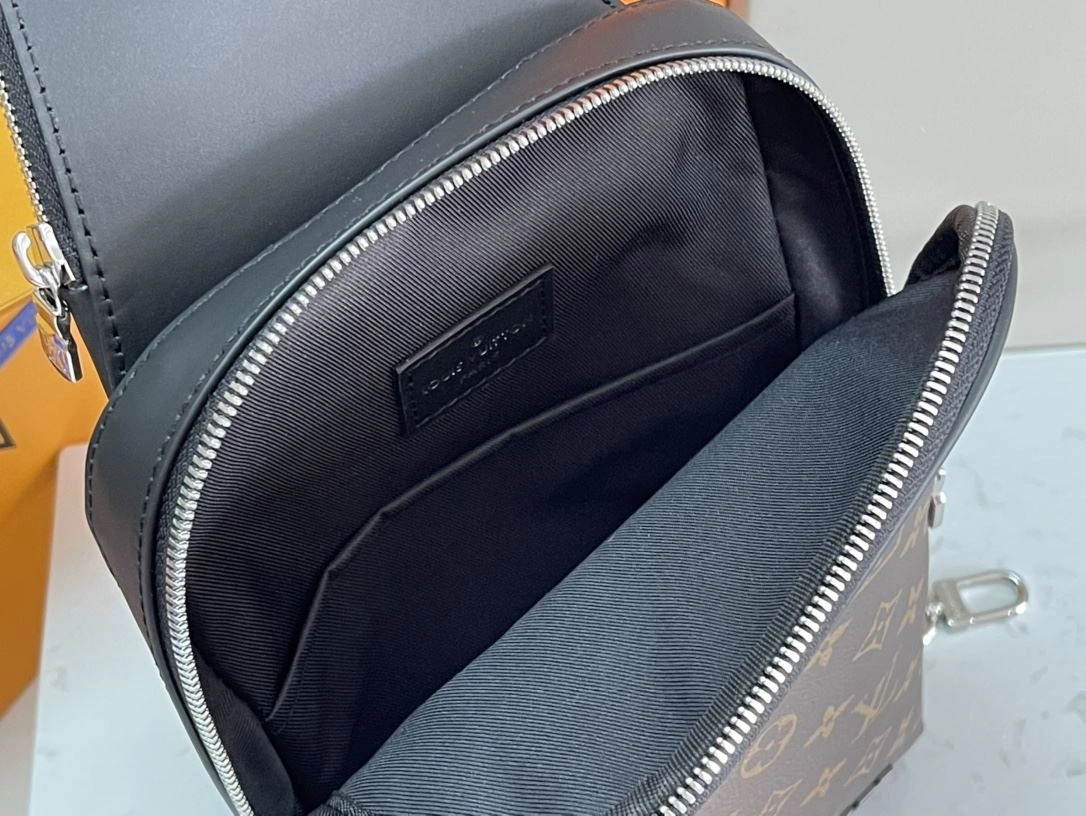 NewStyle Mens Louis Vuitton Waist Chest Packs 91633