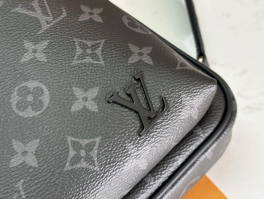 Mens Louis Vuitton Waist Chest Packs Thermal 91700