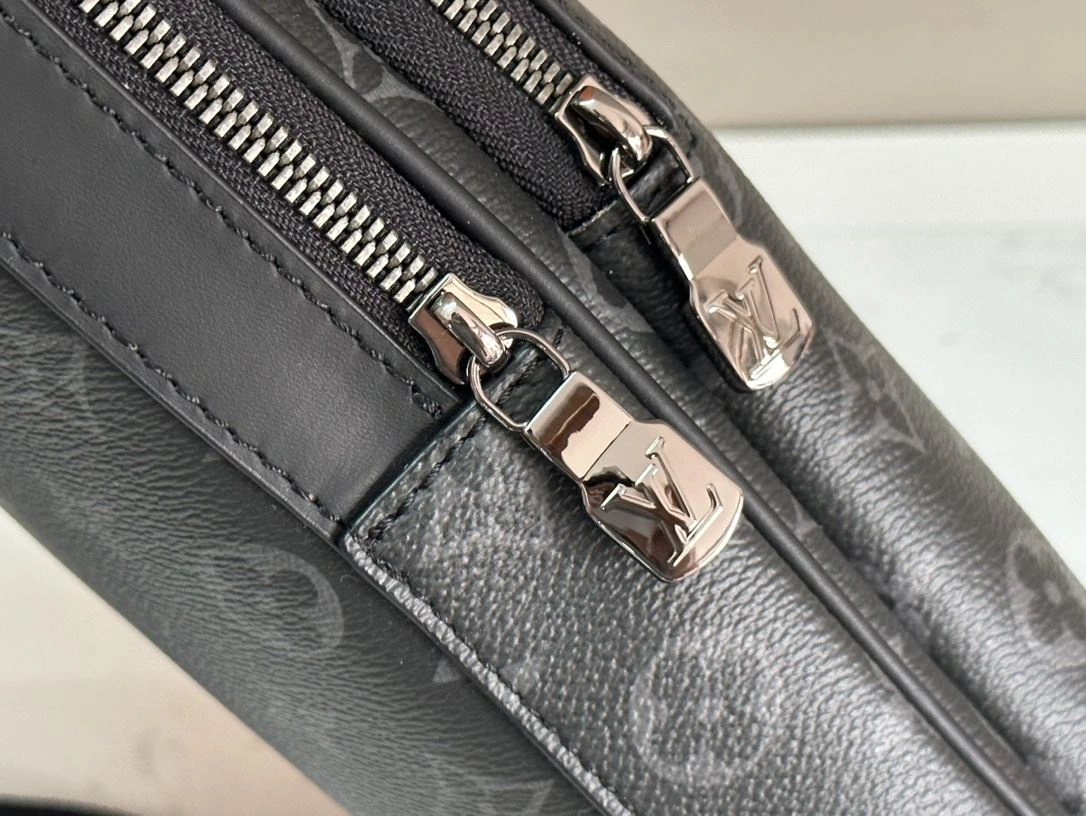 Mens Louis Vuitton Waist Chest Packs Thermal 91700