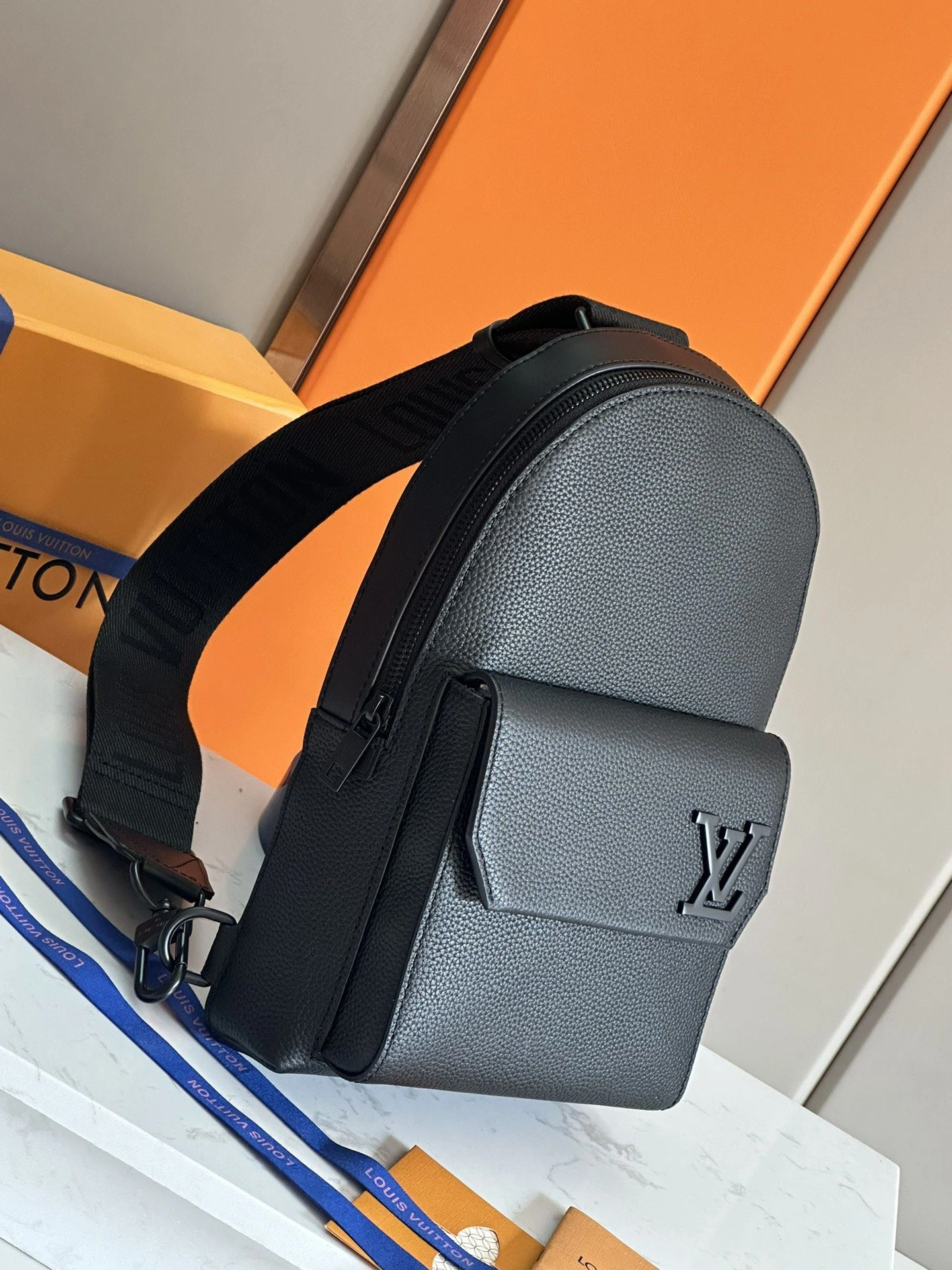 Mens Louis Vuitton Waist Chest Packs EasyMatch 91628