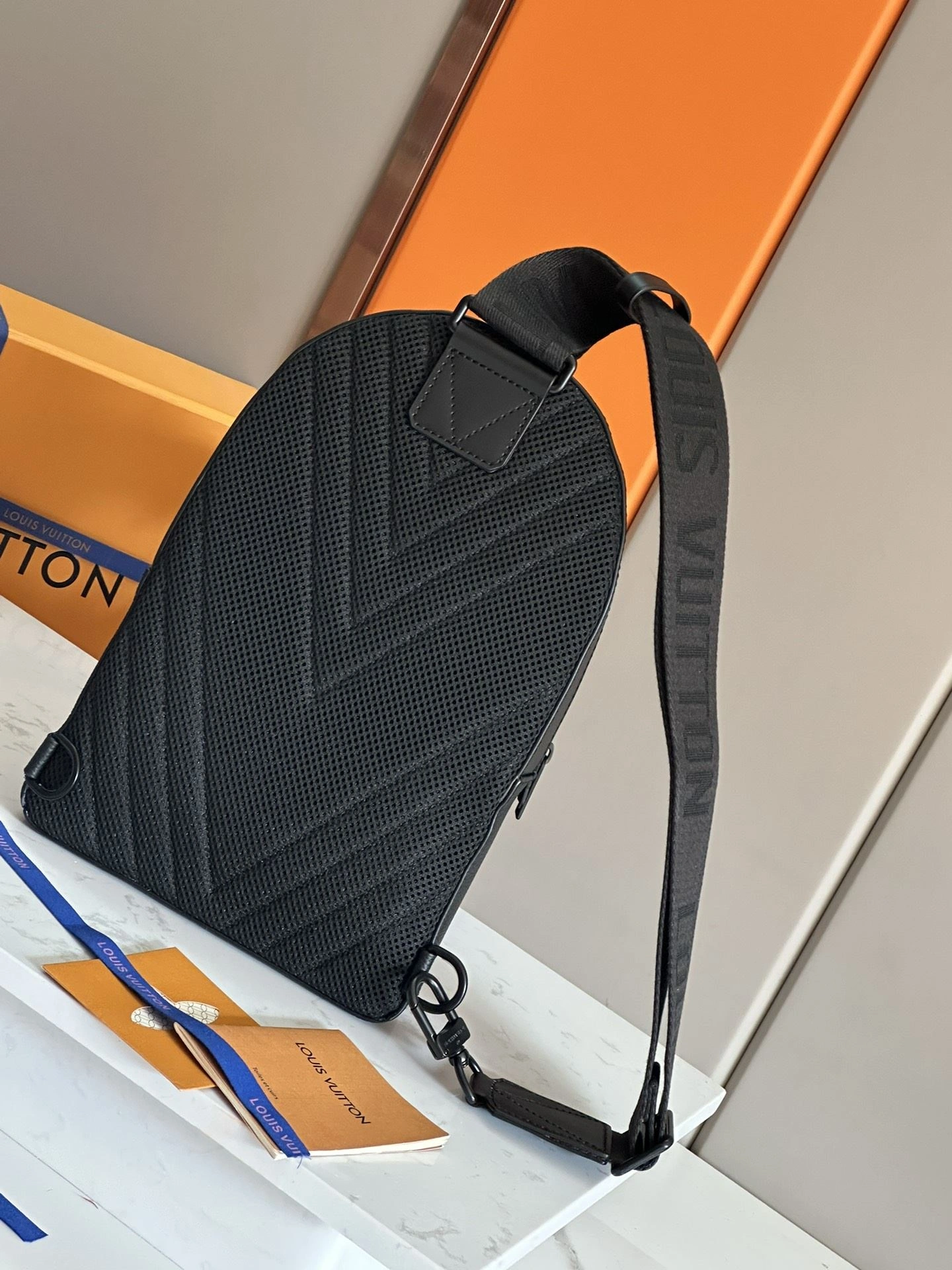 Mens Louis Vuitton Waist Chest Packs EasyMatch 91628