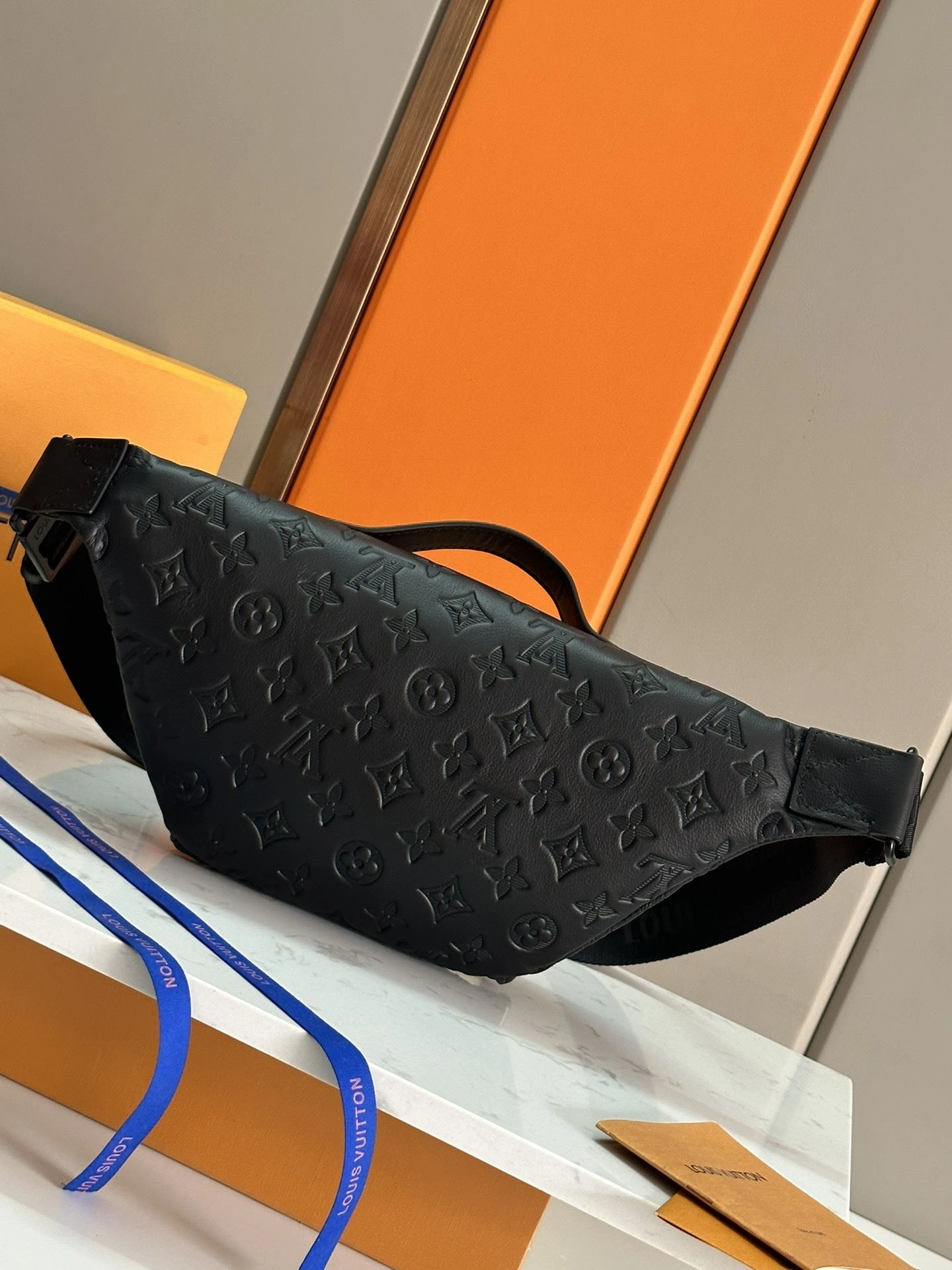 Mens Louis Vuitton Waist Chest Packs Minimalist 91624