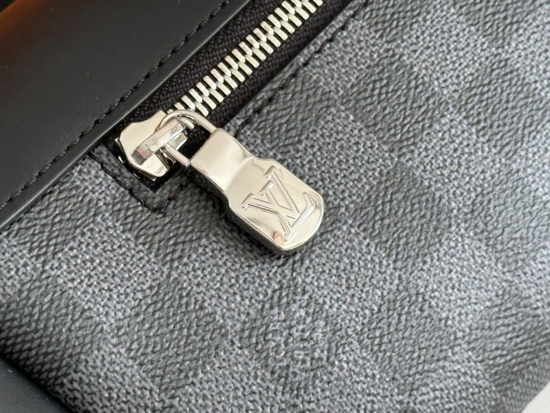 Mens Louis Vuitton Waist Chest Packs Durable 91621