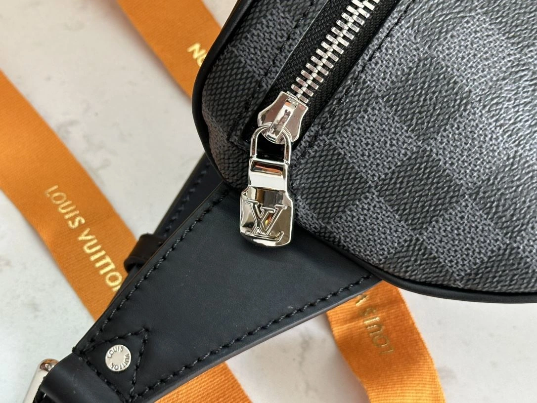 Mens Louis Vuitton Waist Chest Packs Durable 91621