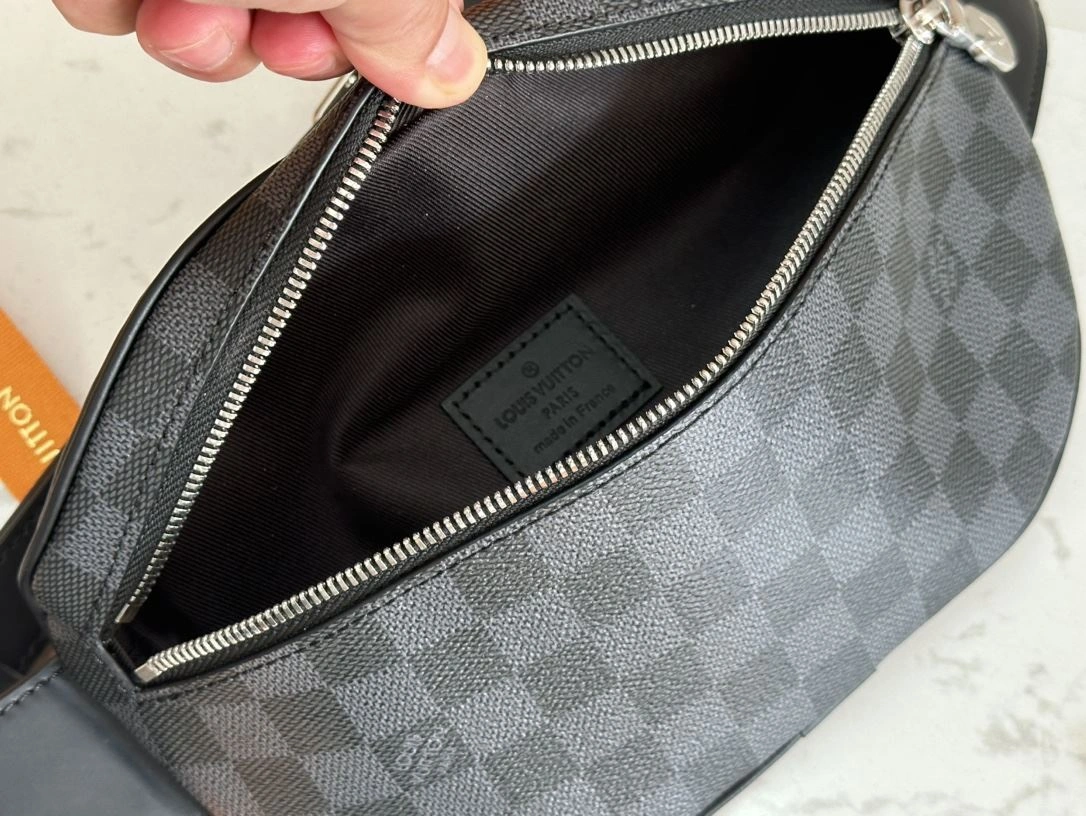 Mens Louis Vuitton Waist Chest Packs Durable 91621