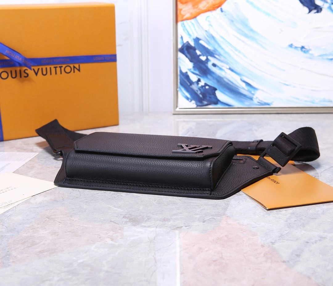 Mens Louis Vuitton Waist Chest Packs Compact 91618