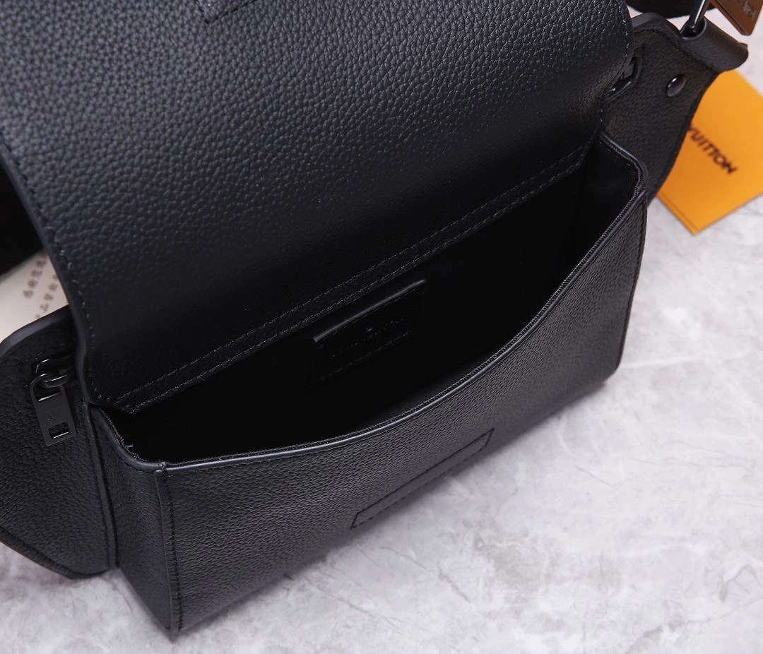 Mens Louis Vuitton Waist Chest Packs Compact 91618