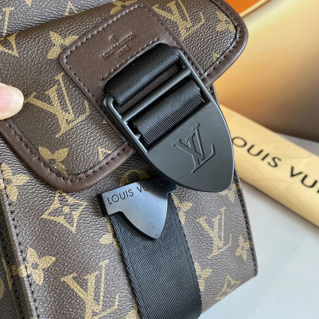 Practical Mens Louis Vuitton Waist Chest Packs 91653