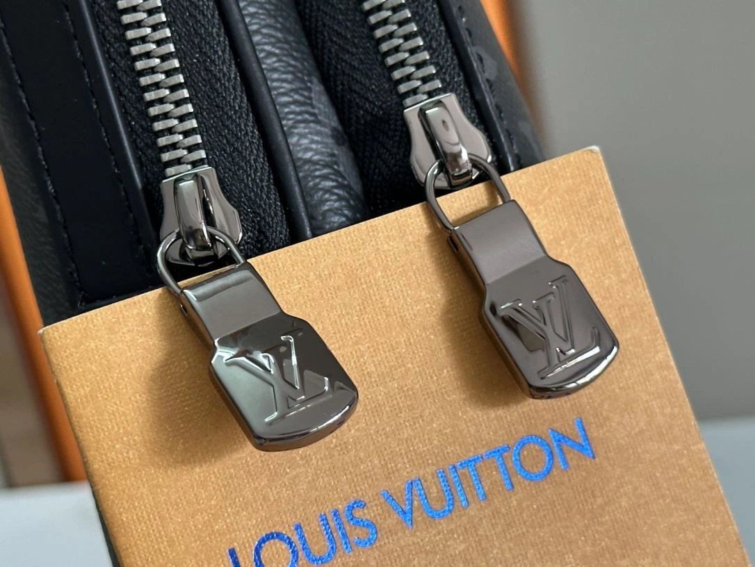 Mens Louis Vuitton Waist Chest Packs WeatherProof 91644