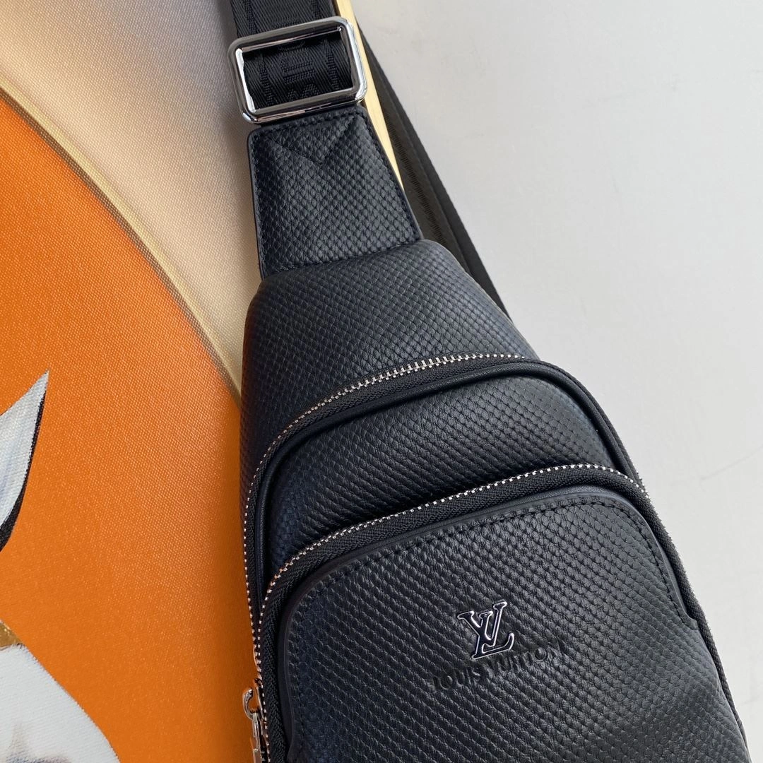 Versatile Mens Louis Vuitton Waist Chest Packs 91638