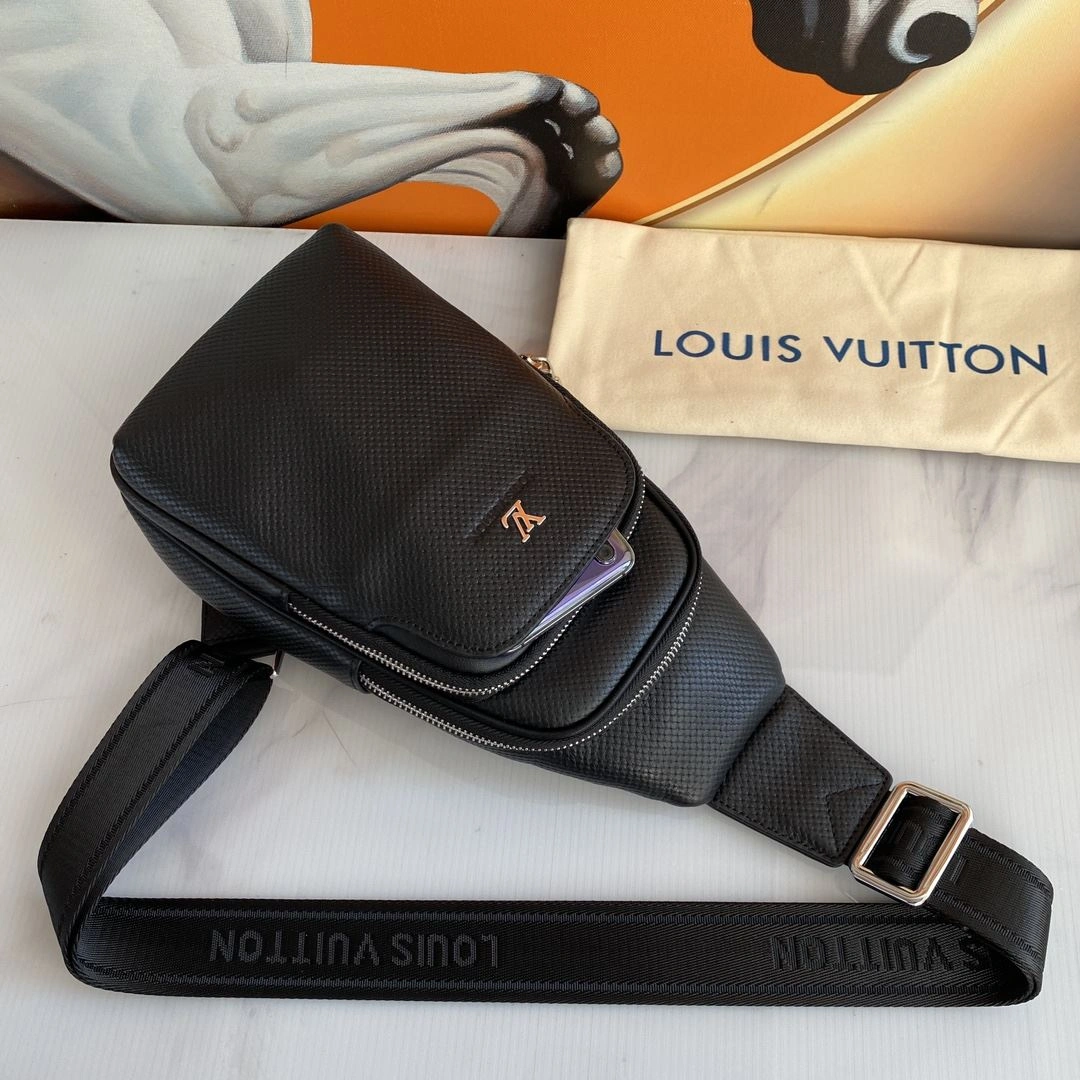 Versatile Mens Louis Vuitton Waist Chest Packs 91638
