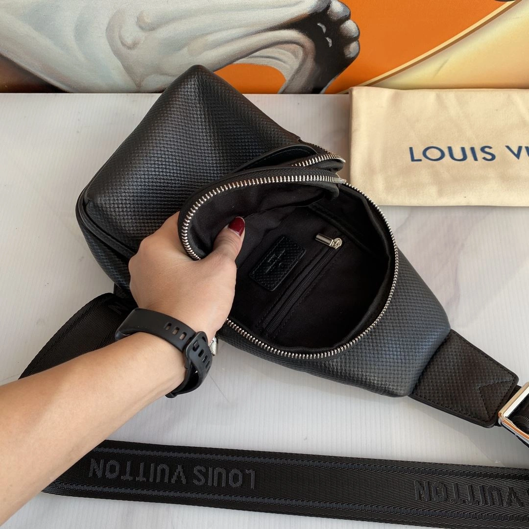 Versatile Mens Louis Vuitton Waist Chest Packs 91638