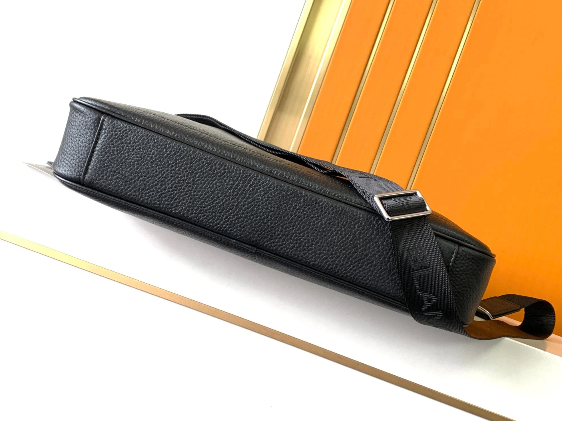 EyeCatching Mens Montblanc Briefcases 91603