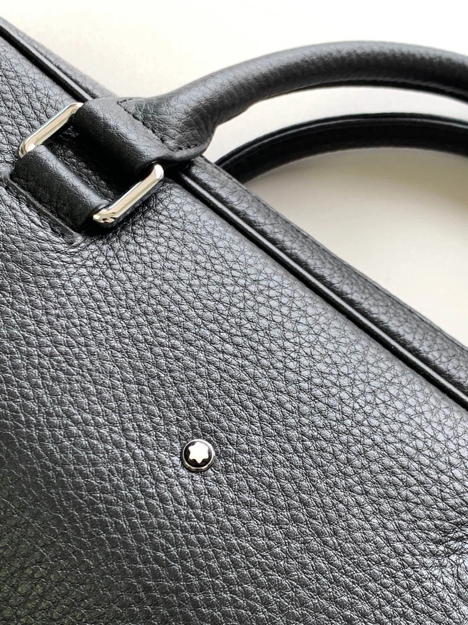 EyeCatching Mens Montblanc Briefcases 91603
