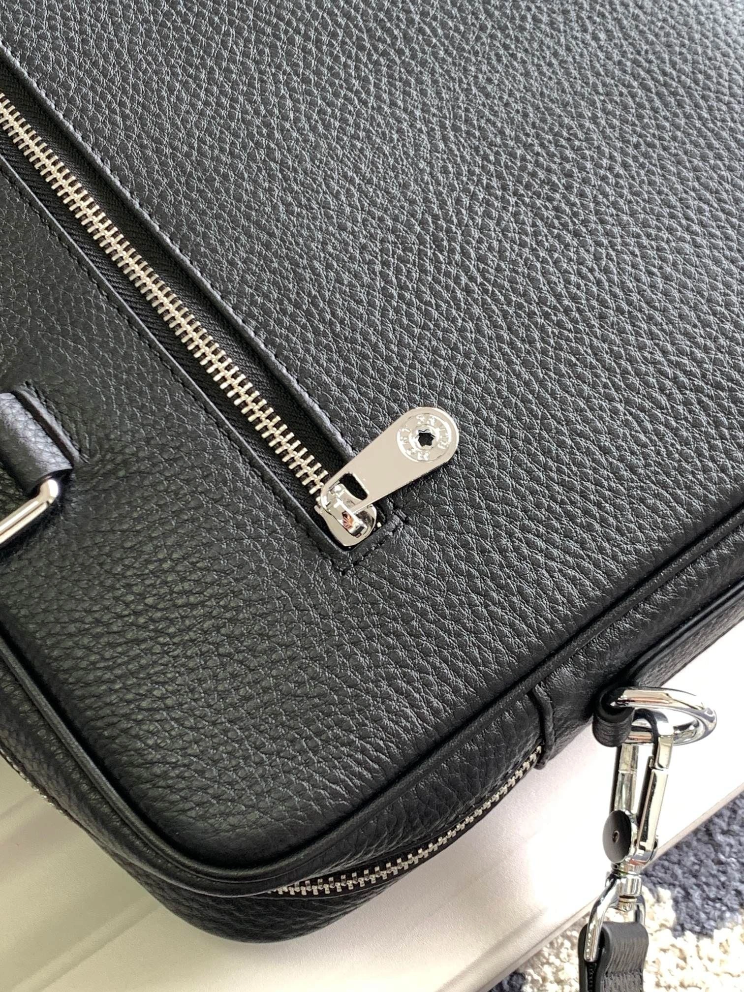 EyeCatching Mens Montblanc Briefcases 91603