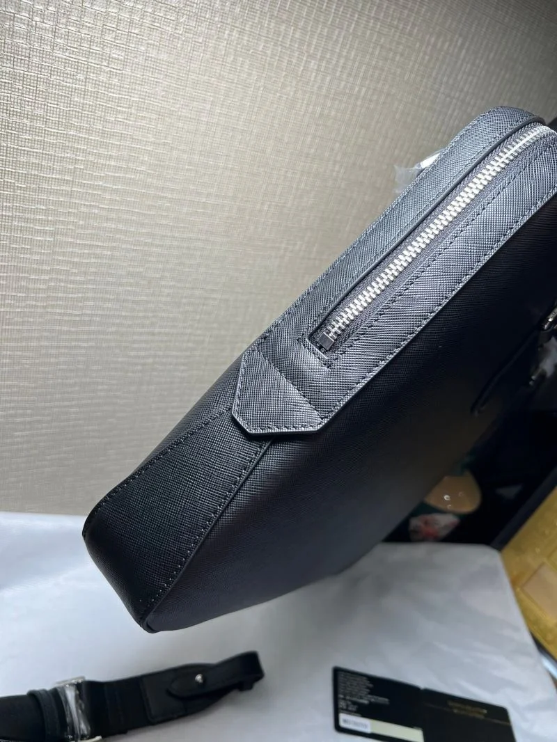 Stretchable Mens Montblanc Briefcases 38596