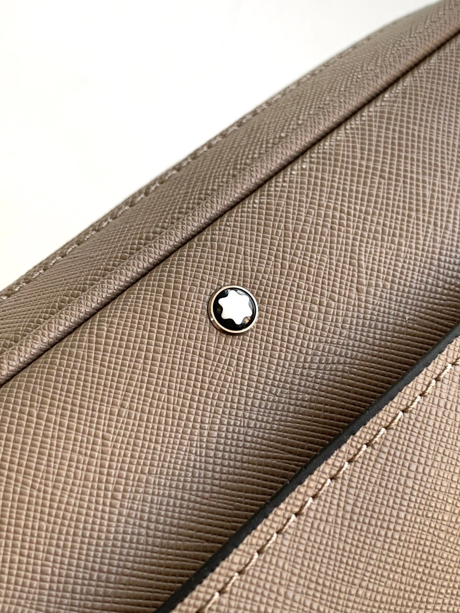 Seasonal Mens Montblanc Clutch Bags 91588