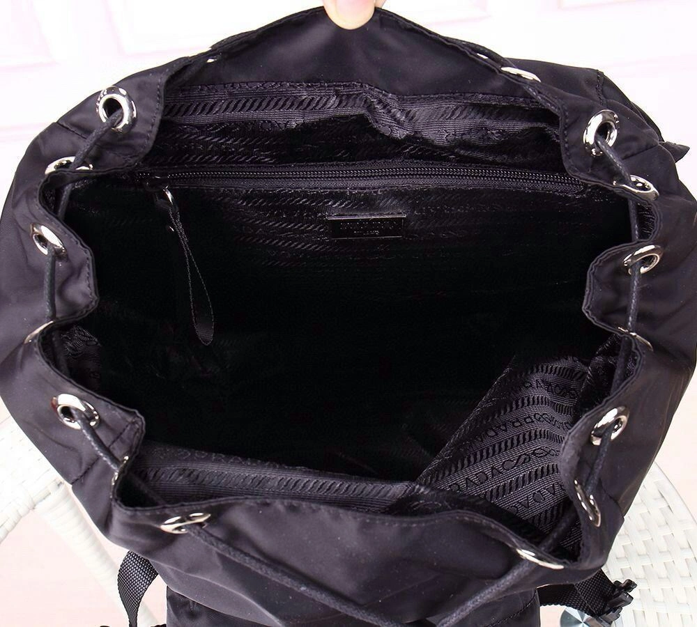 Mens Prada Backpacks Trendsetting 90779