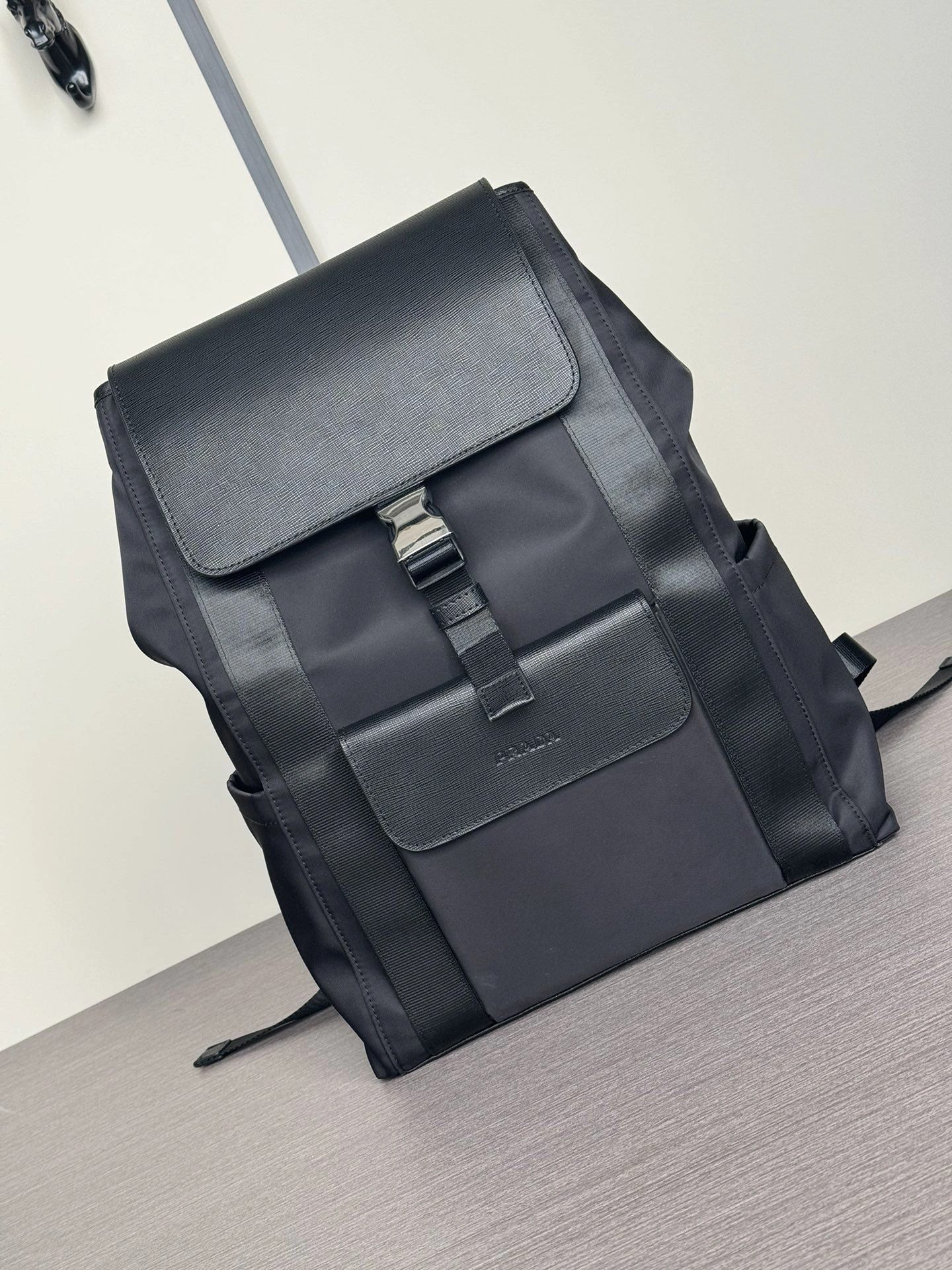 Mens Prada Backpacks OnTrend 92480