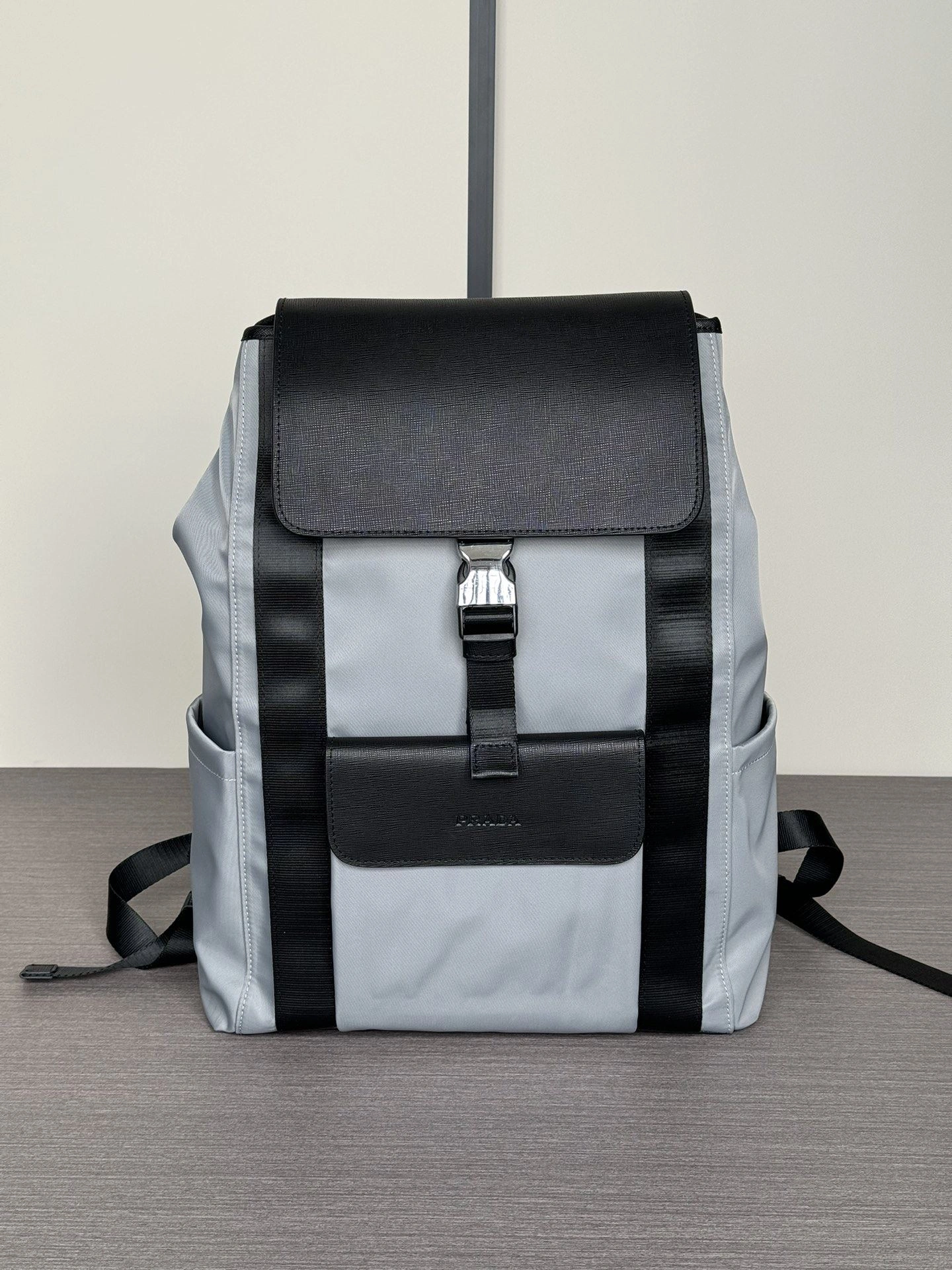 Mens Prada Backpacks Elegant 92470