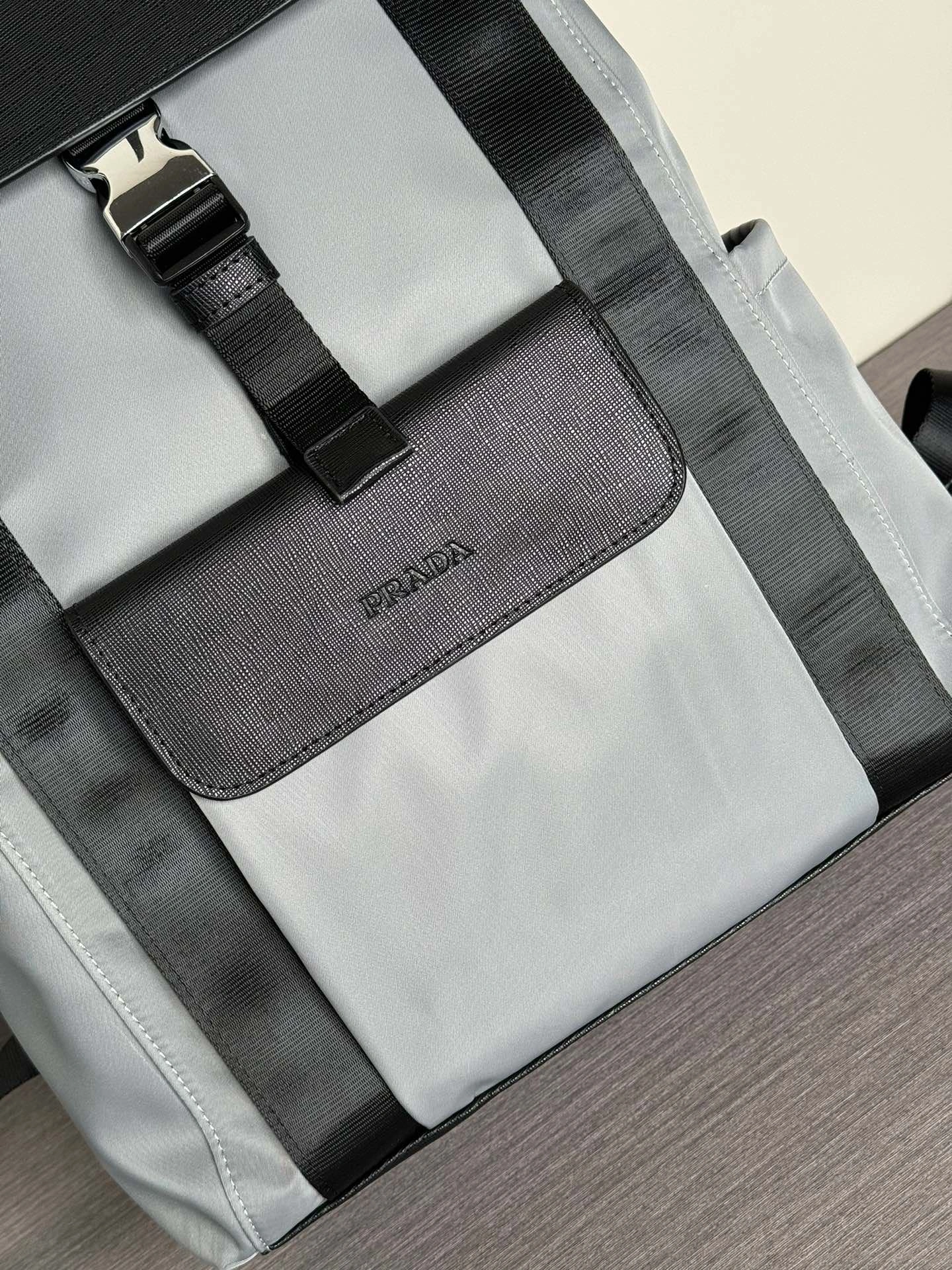 Mens Prada Backpacks Elegant 92470