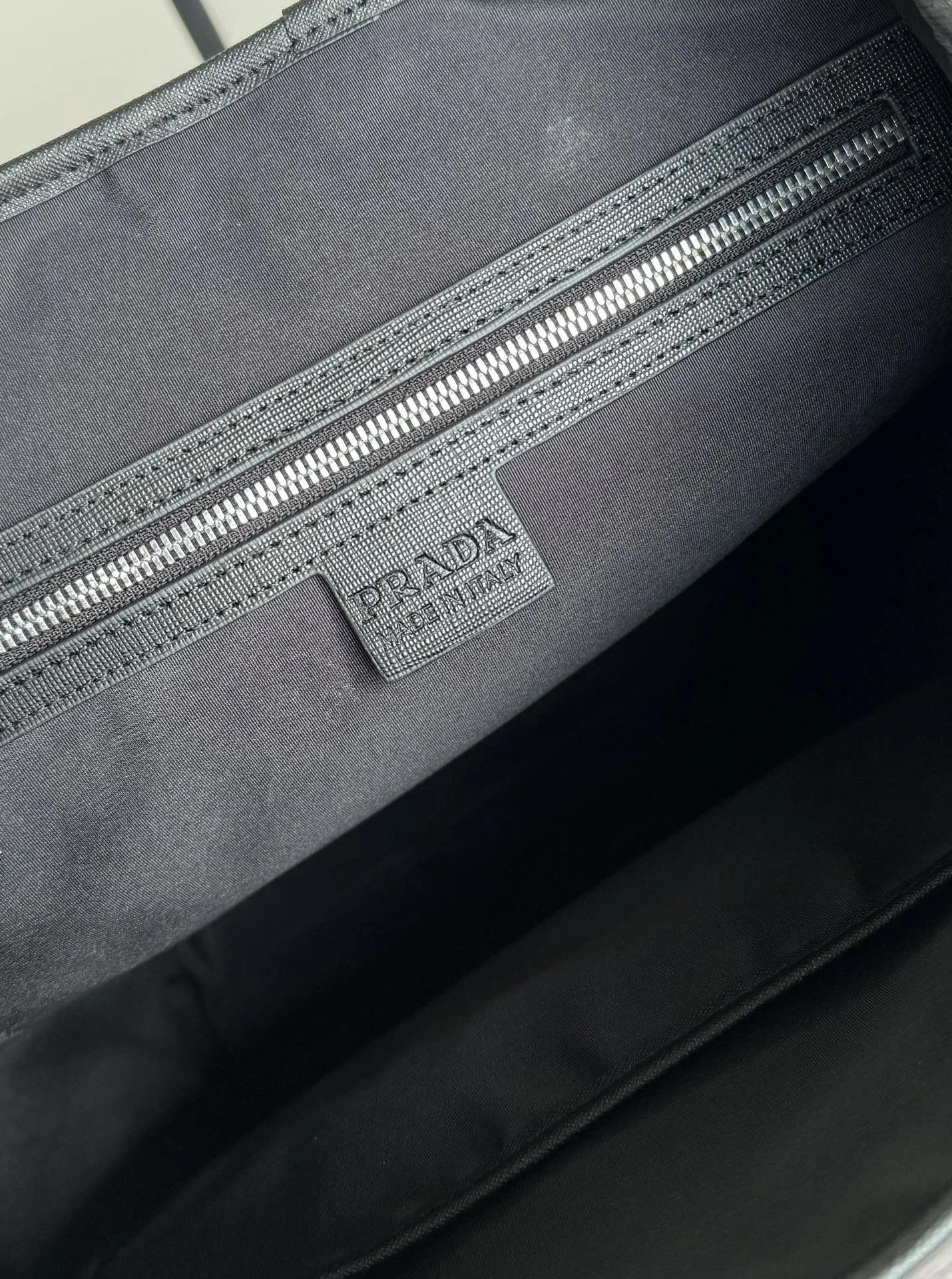Mens Prada Backpacks Elegant 92470