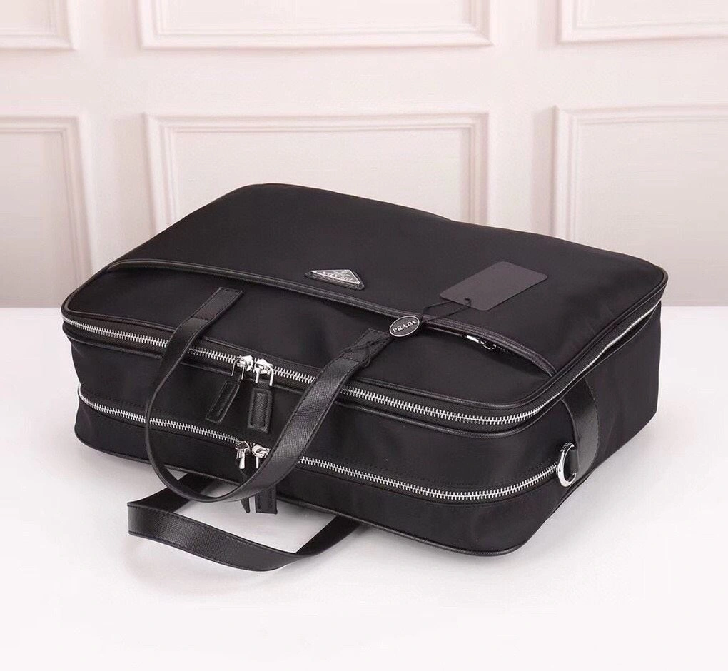 Mens Prada Briefcases TimelessDesign 90748