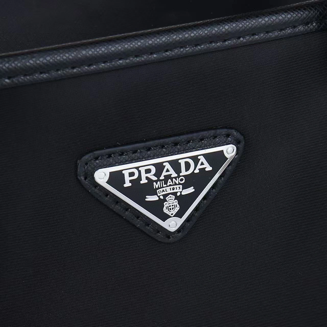 ModernLook Mens Prada Briefcases 90728