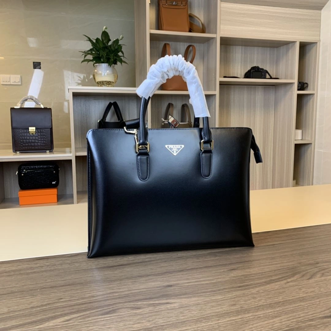 WellDesigned Mens Prada Briefcases 92517