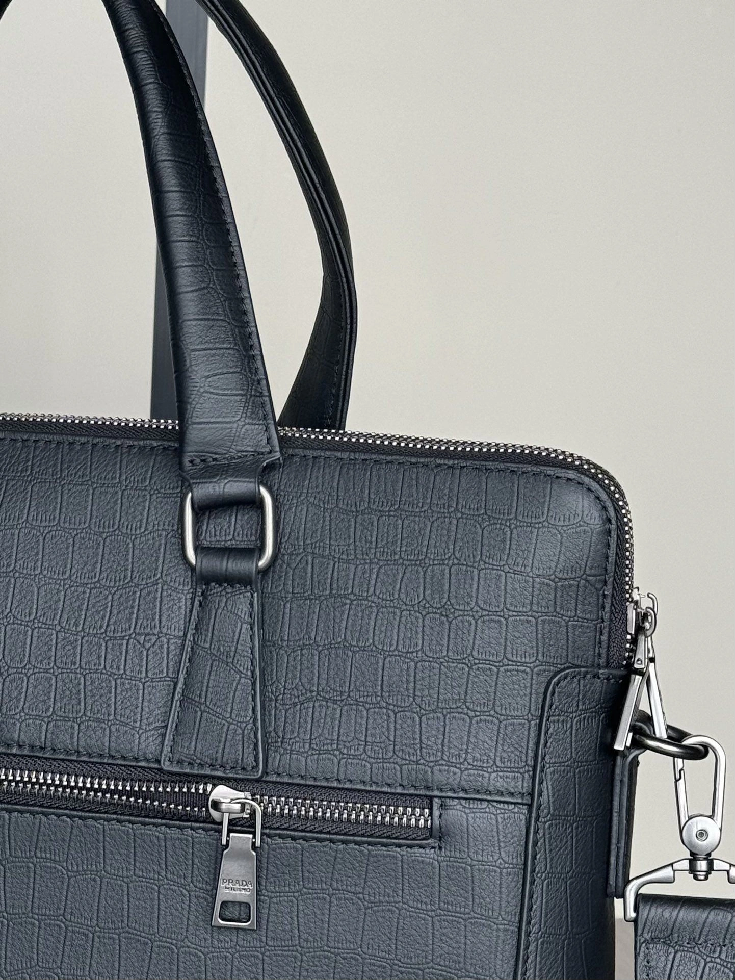 TechFriendly Mens Prada Briefcases 92421